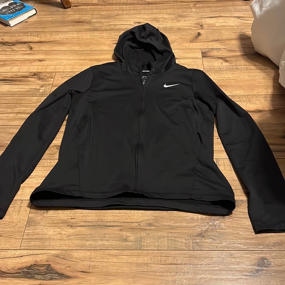 Women Nike zip up hoodie!